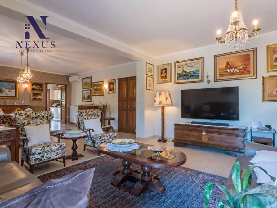 Immagine 14 di Villa in vendita  a Fano