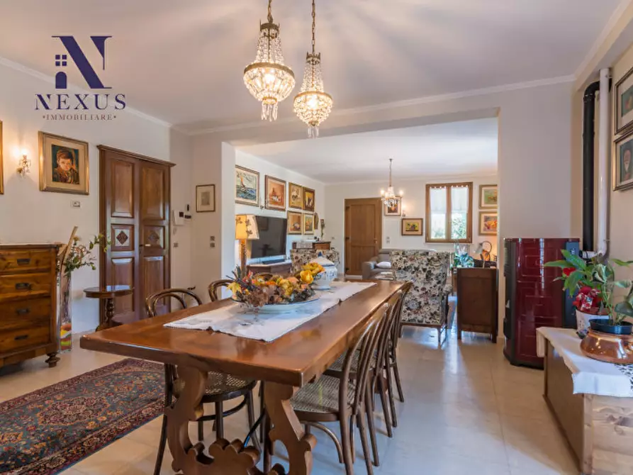 Immagine 18 di Villa in vendita  a Fano