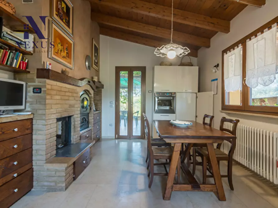 Immagine 21 di Villa in vendita  a Fano