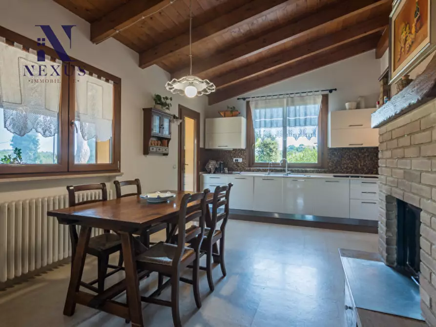 Immagine 22 di Villa in vendita  a Fano