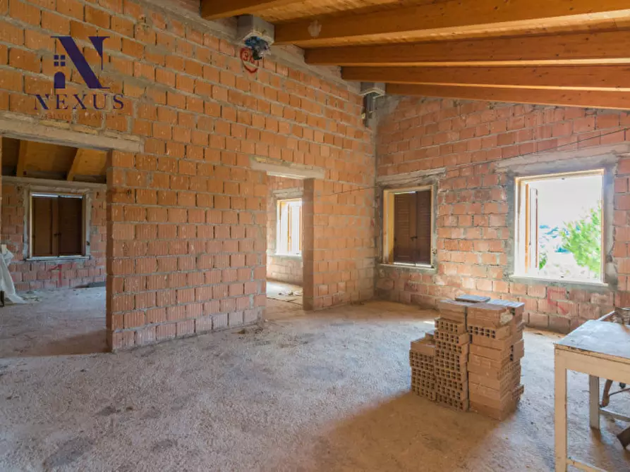 Immagine 47 di Villa in vendita  a Fano