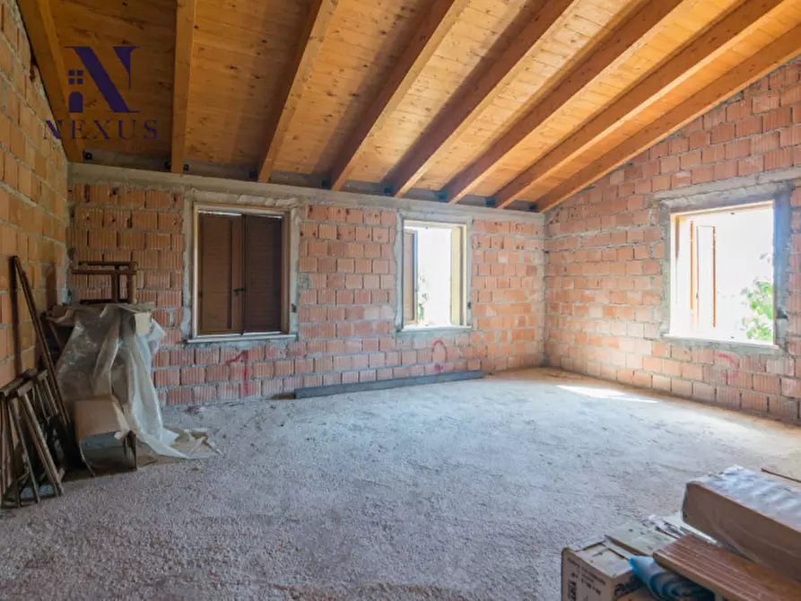 Immagine 49 di Villa in vendita  a Fano