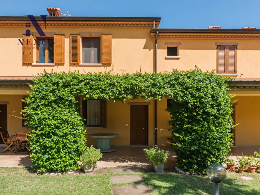 Immagine 63 di Villa in vendita  a Fano