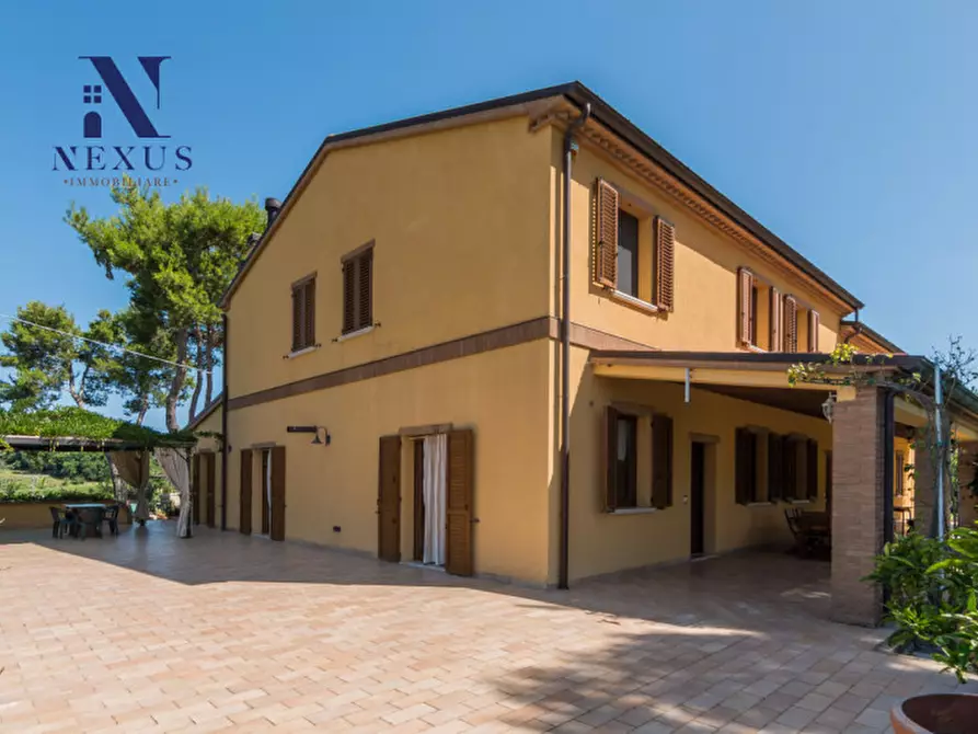 Immagine 66 di Villa in vendita  a Fano