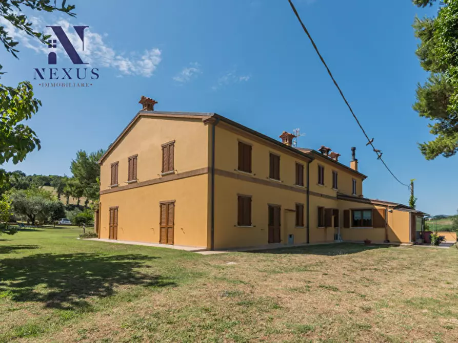 Immagine 70 di Villa in vendita  a Fano