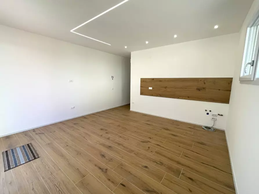 Immagine 3 di Appartamento in vendita  in Viale Mediterraneo a Chioggia