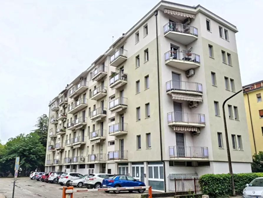 Immagine 2 di Negozio in vendita  in Via Antonio Federico Ozanam, 8, 36100 Vicenza VI, Italia a Vicenza