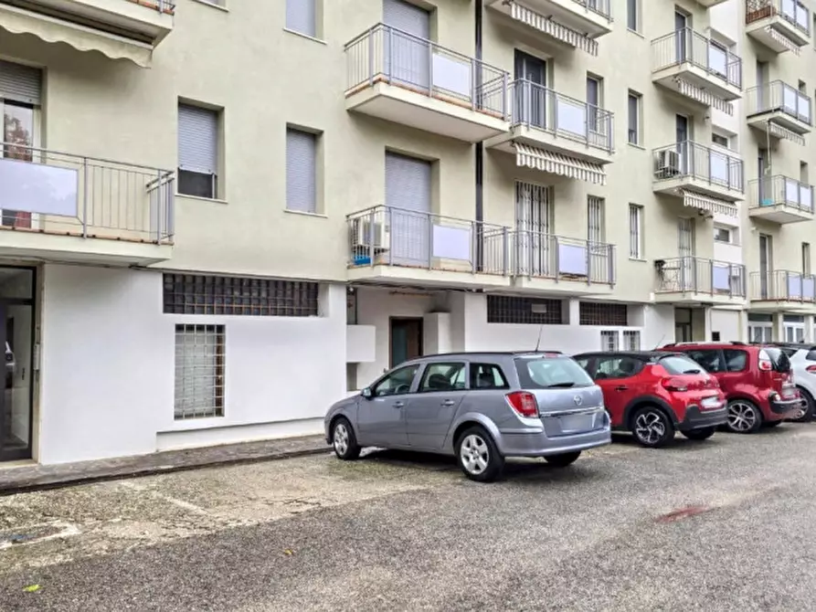 Immagine 17 di Negozio in vendita  in Via Antonio Federico Ozanam, 8, 36100 Vicenza VI, Italia a Vicenza