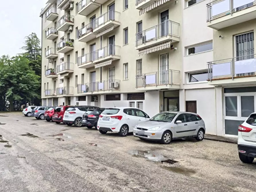 Immagine 19 di Negozio in vendita  in Via Antonio Federico Ozanam, 8, 36100 Vicenza VI, Italia a Vicenza