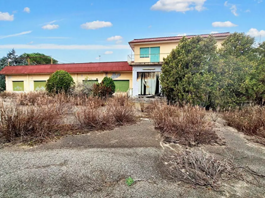 Immagine 2 di Attività commerciale in vendita  in Via La Croce, N. 17/18 a Camerata Picena