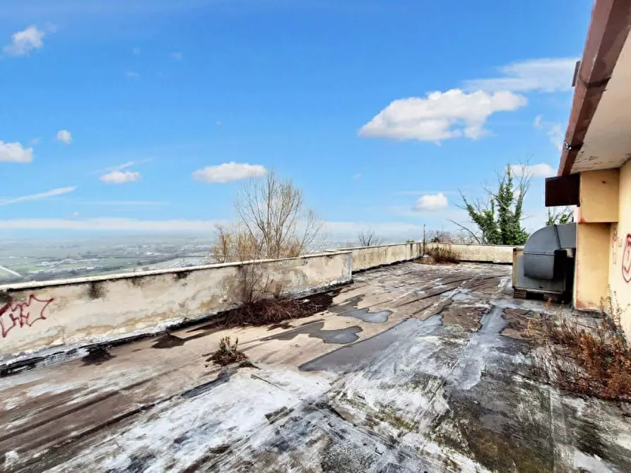 Immagine 12 di Attività commerciale in vendita  in Via La Croce, N. 17/18 a Camerata Picena