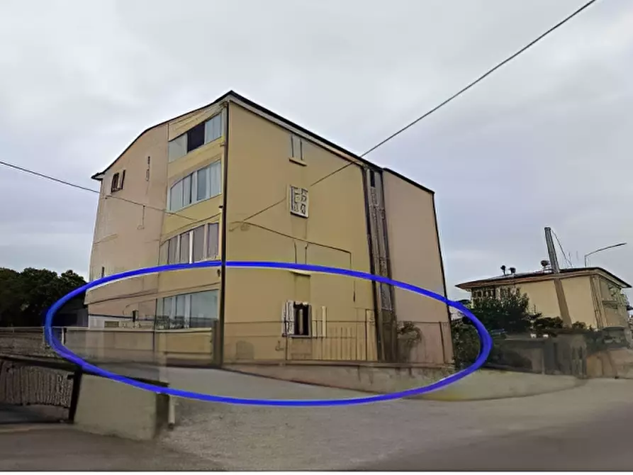 Immagine 12 di Appartamento in vendita  in Contrada S. Martino a Fermo