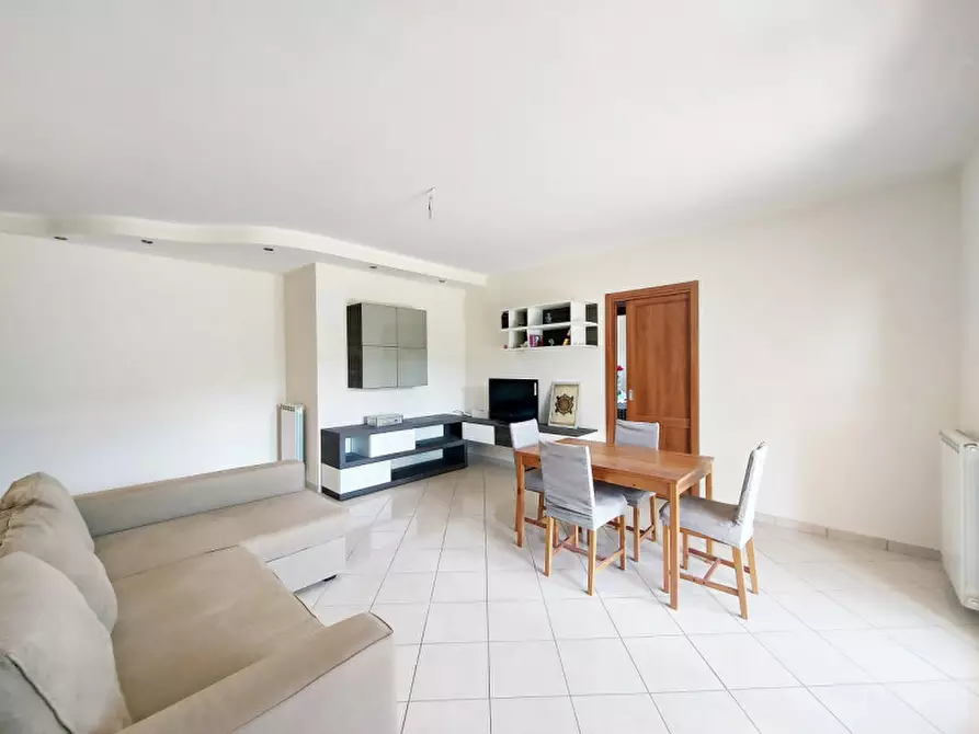 Immagine 3 di Appartamento in vendita  in via piergiorgio gallotti a Tivoli