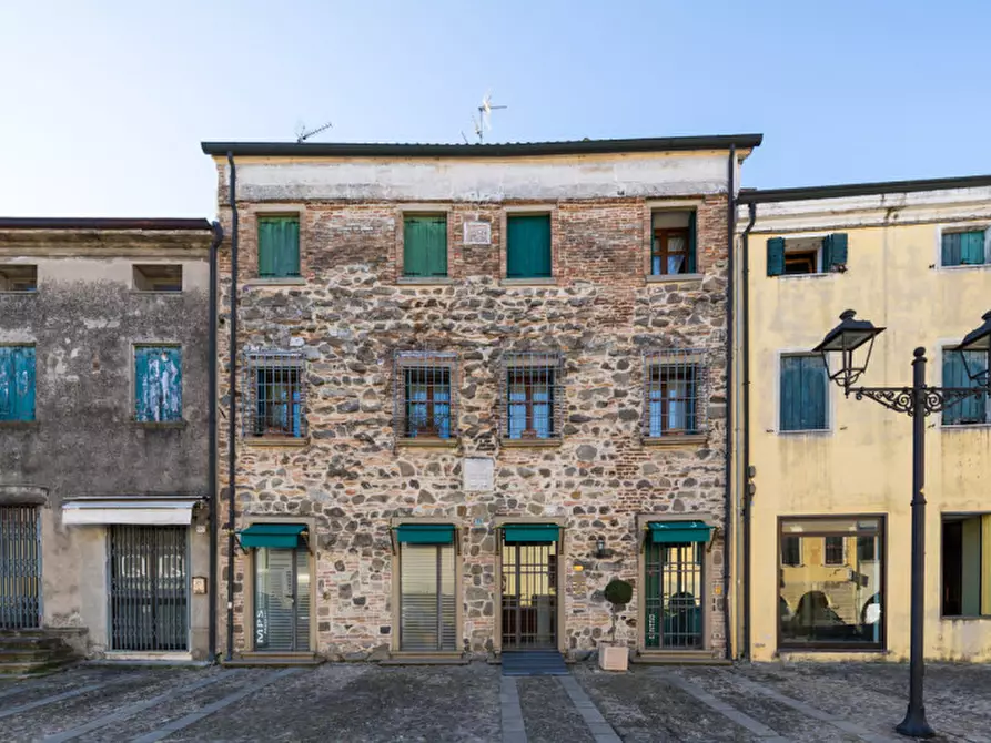 Immagine 1 di Appartamento in vendita  in VIA MASSIMO D'AZEGLIO a Este
