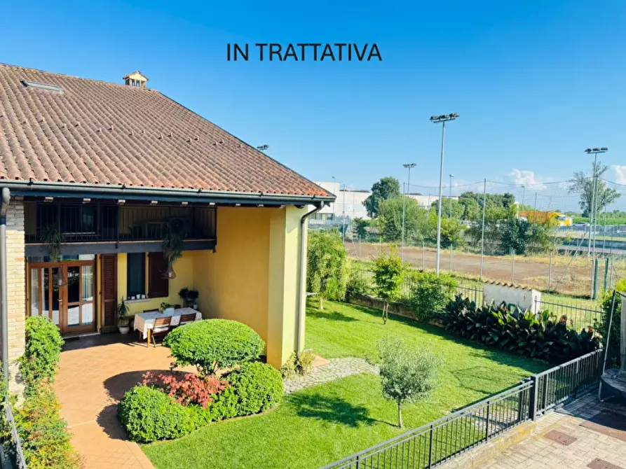 Immagine 2 di Villa in vendita  a Calvisano
