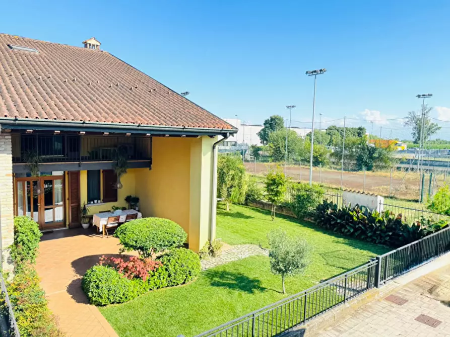 Immagine 3 di Villa in vendita  a Calvisano