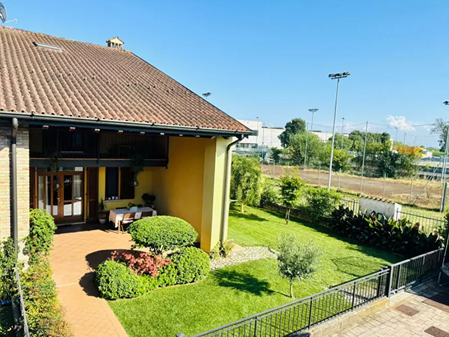 Immagine 7 di Villa in vendita  a Calvisano