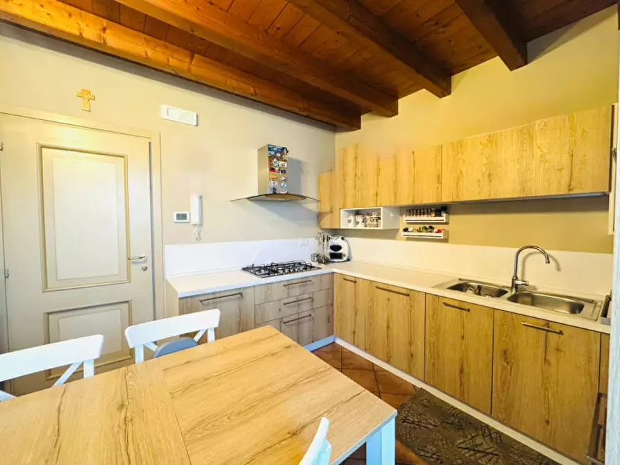 Immagine 18 di Villa in vendita  a Calvisano