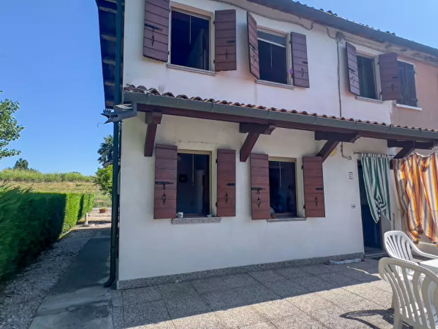 Immagine 1 di Casa bifamiliare in vendita  a Correzzola