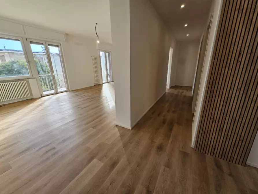 Immagine 4 di Appartamento in vendita  in via Visca a Savona