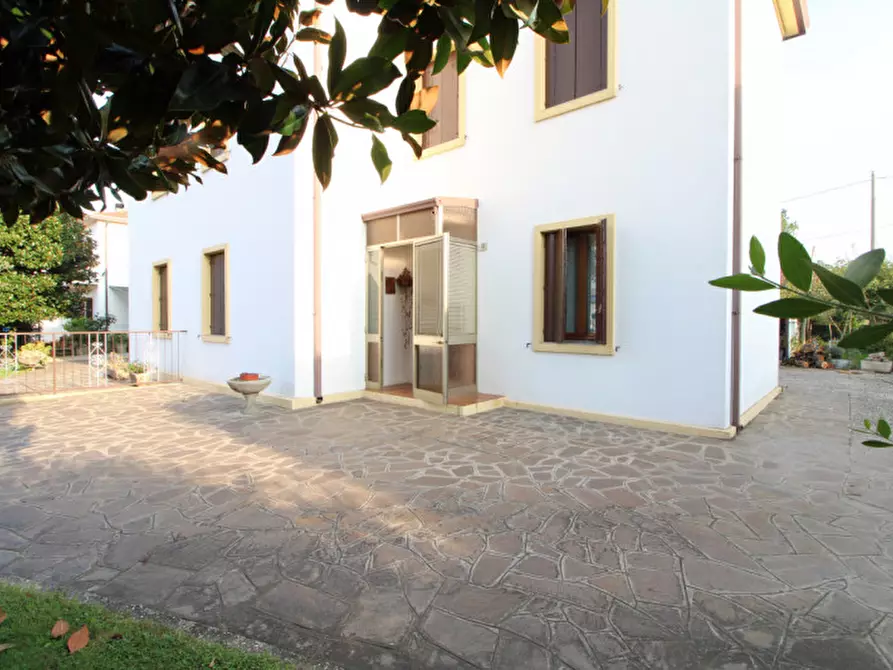 Immagine 1 di Casa bifamiliare in vendita  in Via Atheste a Este