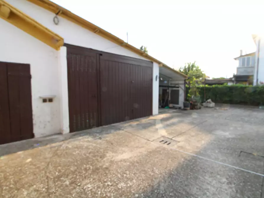 Immagine 27 di Casa bifamiliare in vendita  in Via Atheste a Este