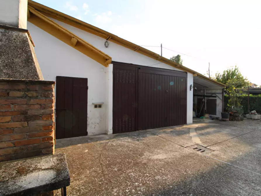 Immagine 28 di Casa bifamiliare in vendita  in Via Atheste a Este