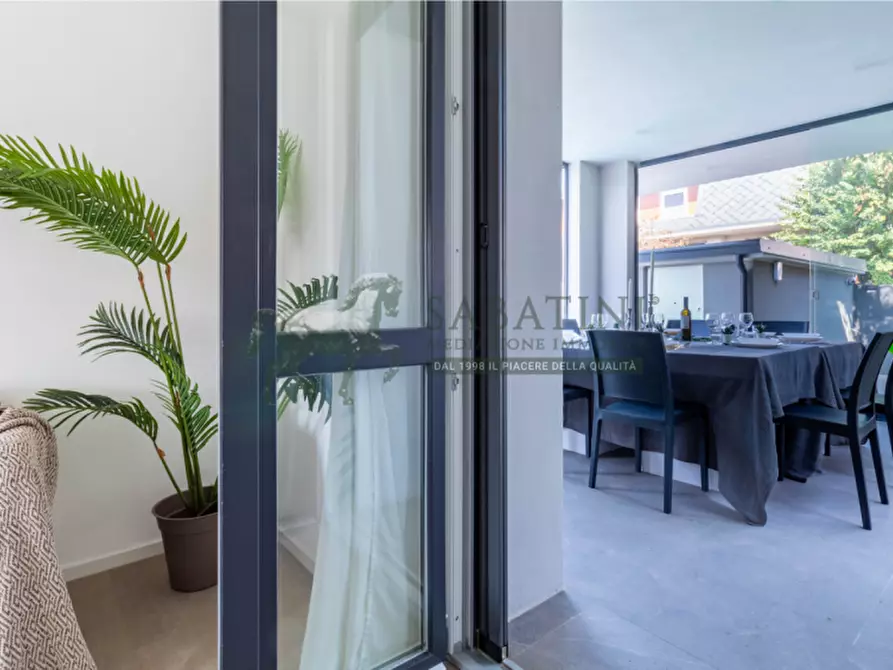 Immagine 15 di Villa in vendita  a Monza