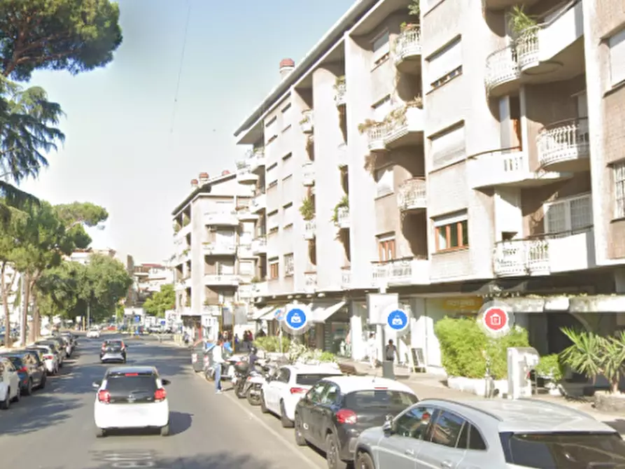 Immagine 6 di Appartamento in vendita  in Via Ugo Ojetti a Roma