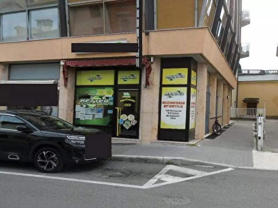 Immagine 1 di Negozio in vendita  in Via Lorenzo da Ponte, 9 a Vittorio Veneto