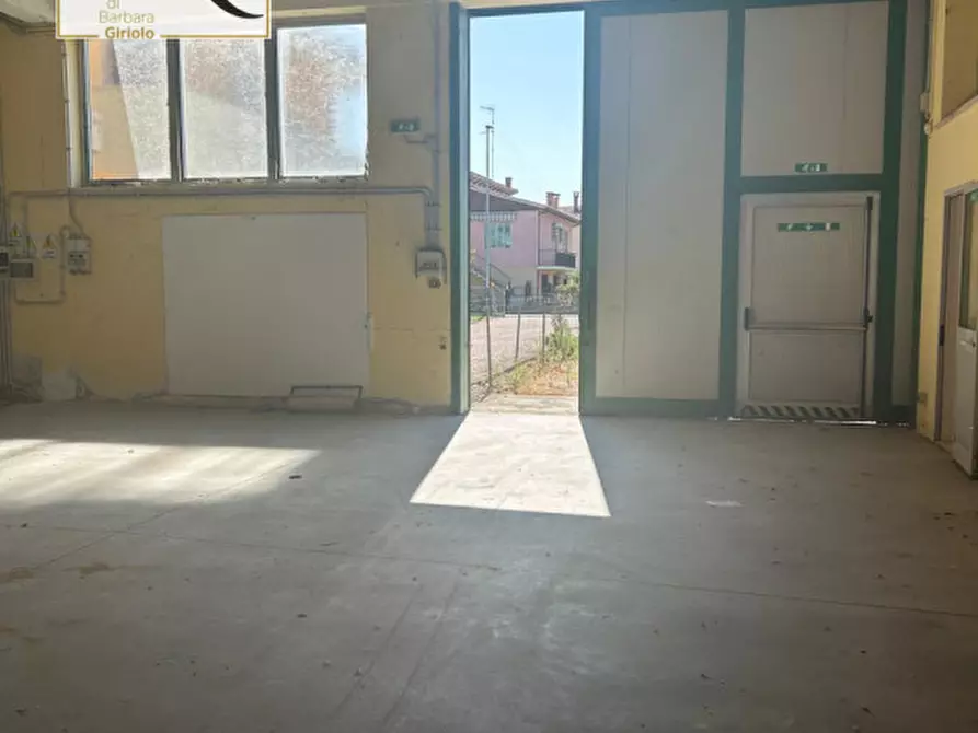 Immagine 4 di Capannone industriale in affitto  a Badia Polesine