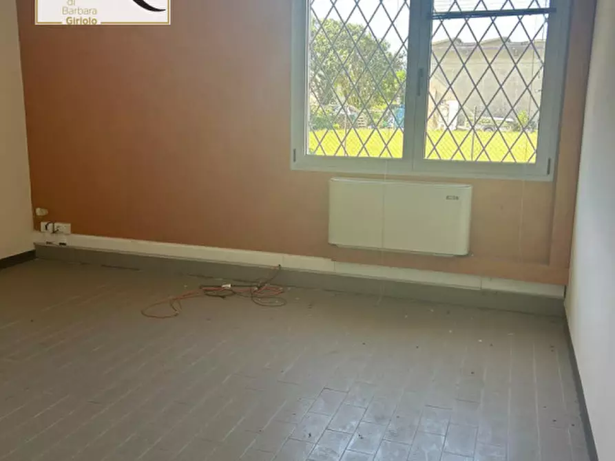 Immagine 15 di Capannone industriale in affitto  a Badia Polesine