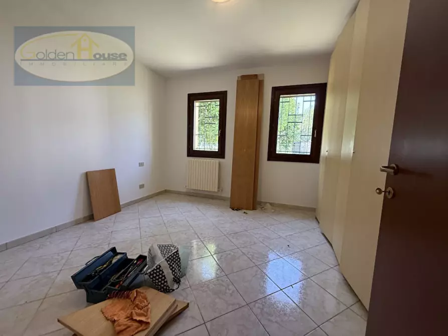 Immagine 13 di Palazzo in vendita  in Via Lumaca 19 a Molinella