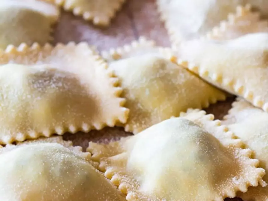 Immagine 2 di Attività commerciale in vendita  a Cesenatico