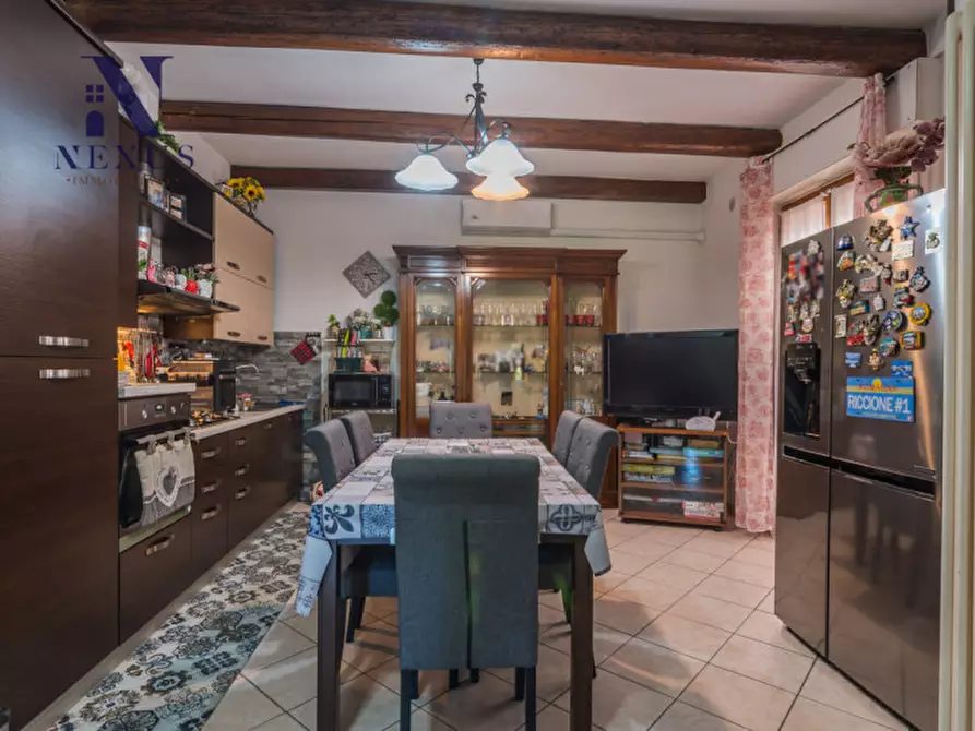 Immagine 2 di Appartamento in vendita  a Fano