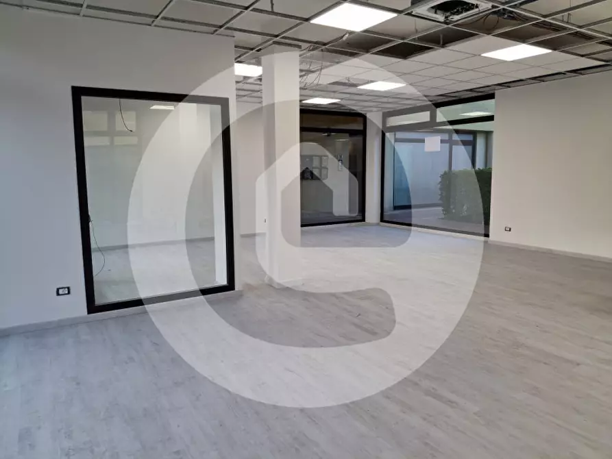 Immagine 2 di Negozio in affitto  a Borgoricco