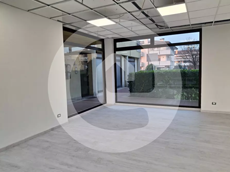 Immagine 6 di Negozio in affitto  a Borgoricco