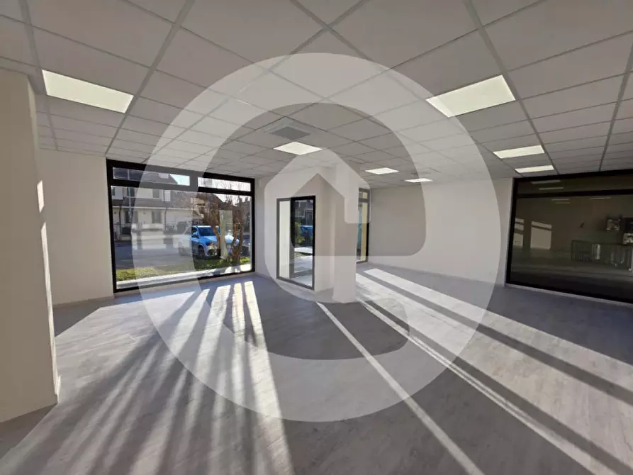 Immagine 10 di Negozio in affitto  in Via Dandolo a Borgoricco