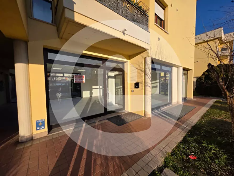 Immagine 18 di Negozio in affitto  in Via Dandolo a Borgoricco