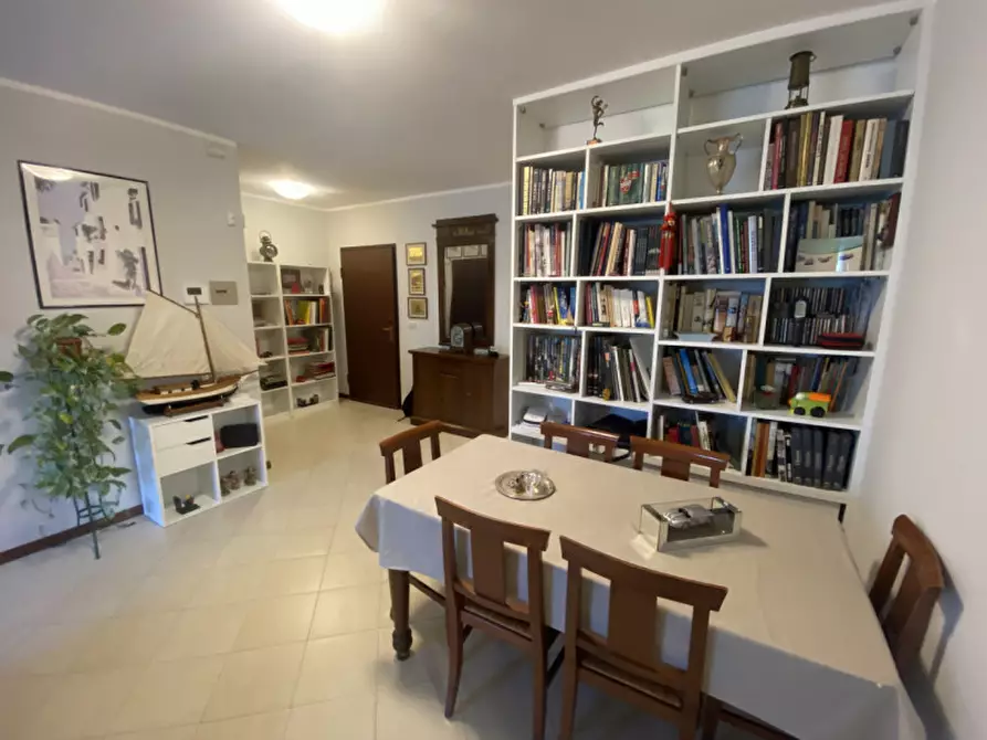 Immagine 7 di Appartamento in vendita  in via rorine 34 a Alba