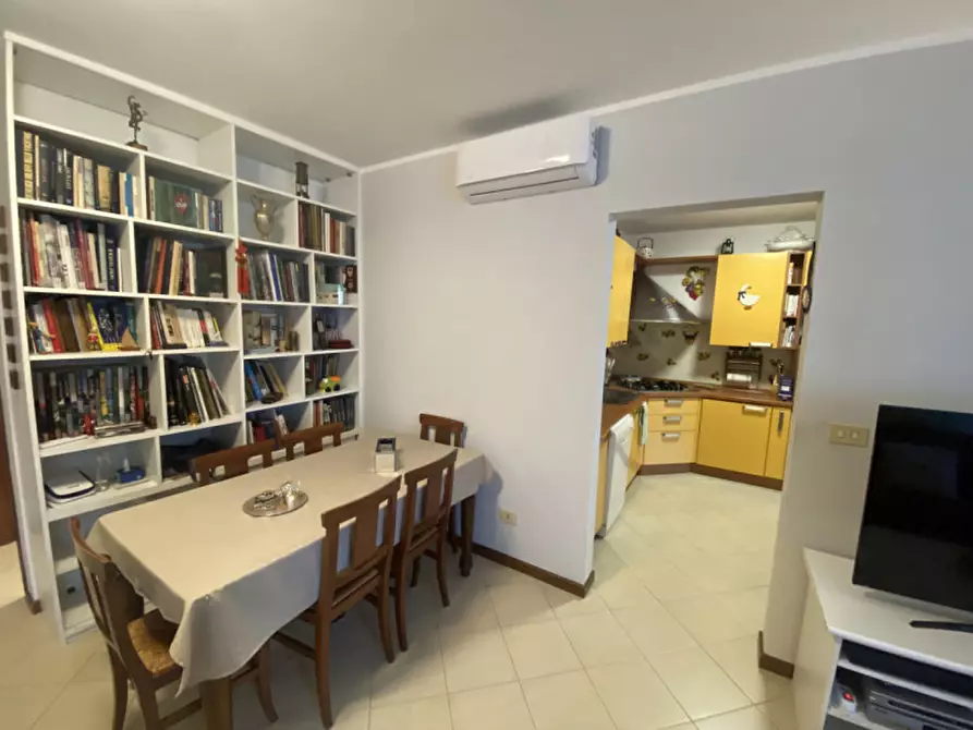 Immagine 8 di Appartamento in vendita  in via rorine 34 a Alba