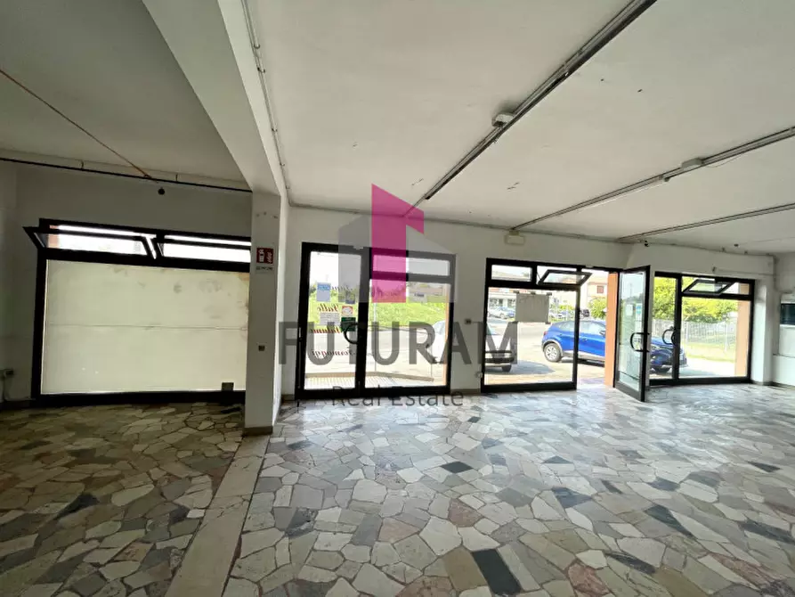 Immagine 27 di Negozio in vendita  in VIA ROMA 1 a Vigonovo