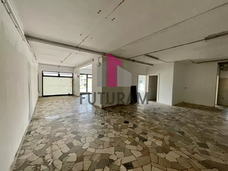 Immagine 29 di Negozio in vendita  in VIA ROMA 1 a Vigonovo