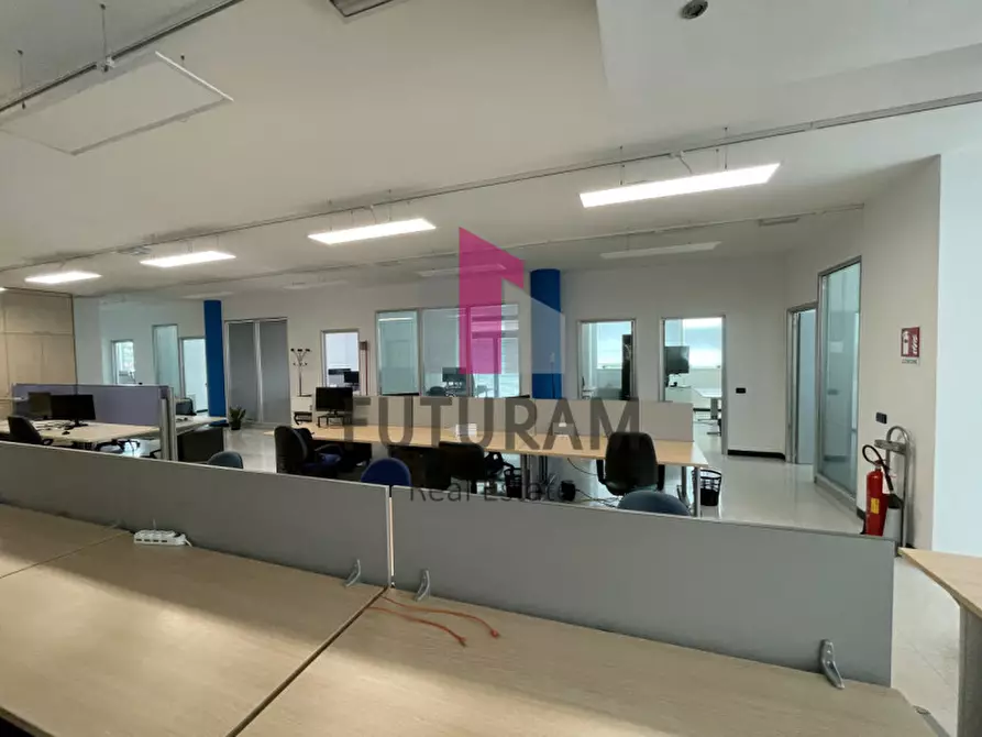 Immagine 4 di Ufficio in affitto  in VIA LONGHIN 1 a Padova