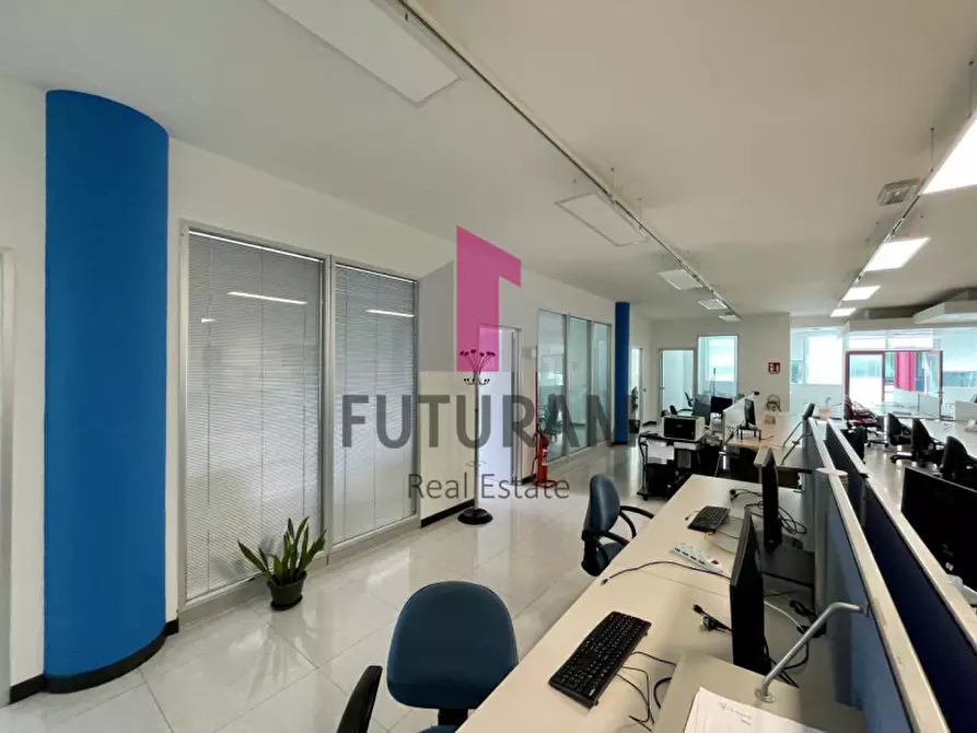 Immagine 12 di Ufficio in affitto  in VIA LONGHIN 1 a Padova