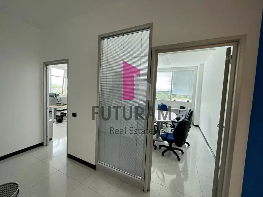 Immagine 13 di Ufficio in affitto  in VIA LONGHIN 1 a Padova