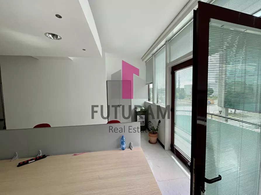 Immagine 25 di Ufficio in affitto  in VIA LONGHIN 1 a Padova