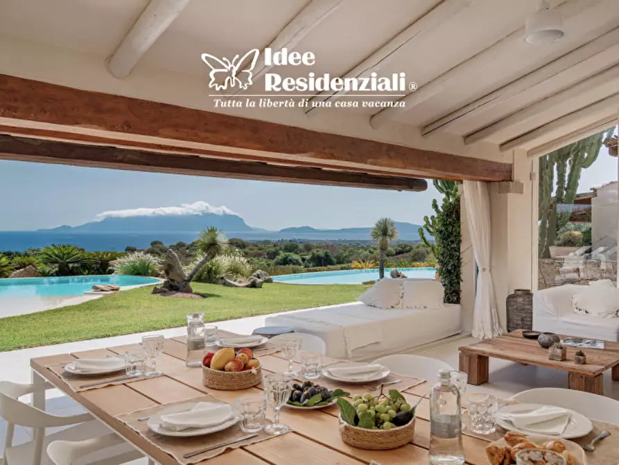 Immagine 3 di Villa in vendita  in Via Sottomonte, 6 a Golfo Aranci