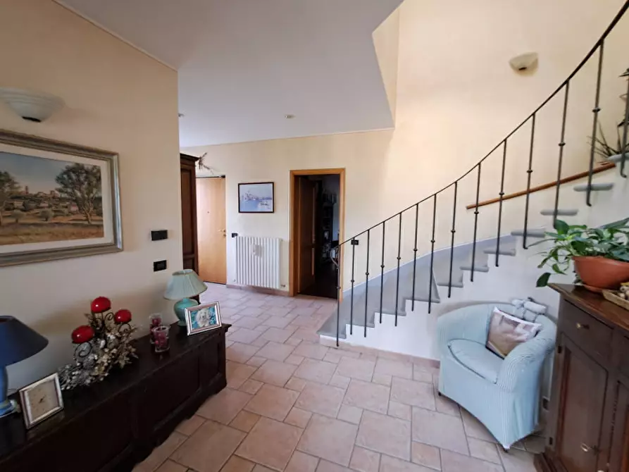 Immagine 4 di Villa in vendita  a Corciano