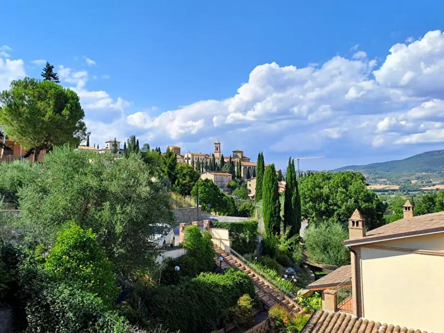 Immagine 22 di Villa in vendita  a Corciano